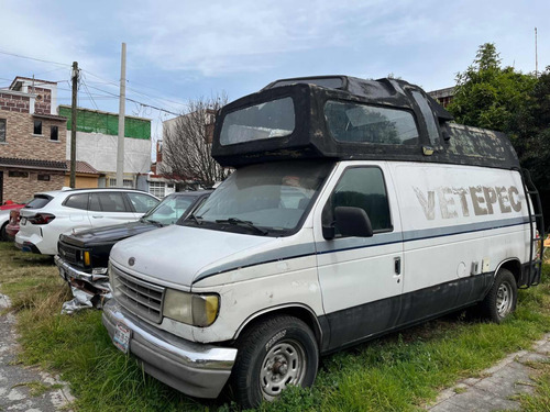 Ford E-150 Wagon