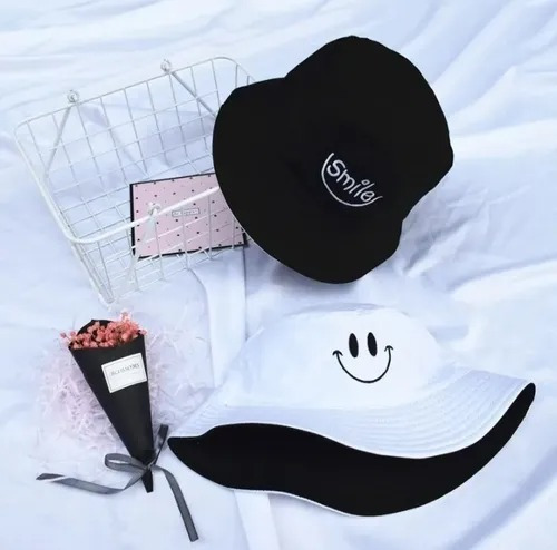 Imagem 3 de 4 de Boné Chapéu Bucket Hat Smile Sorriso Dupla Face Muito Estilo