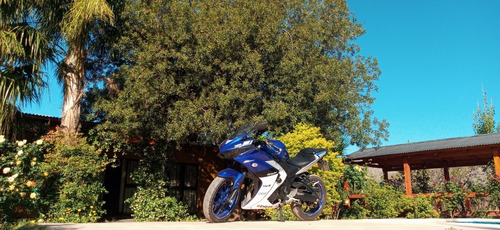 Imagen 2 de 10 de Yamaha R3