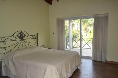 Casa En Venta En Barrio Santa Ana, Moreno
