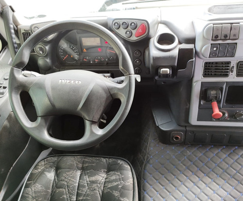 Imagem 9 de 13 de Iveco Stralis 480 6x4 2013