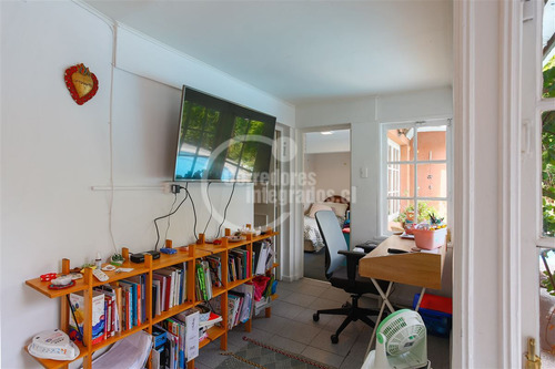 Casa En Venta De 5 Dorm. En Las Condes