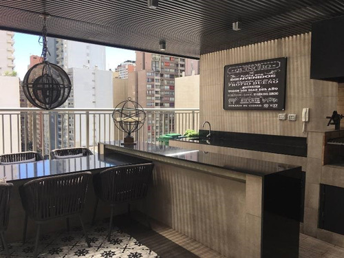 Un Dormitorio Equipado Con Vista Norte