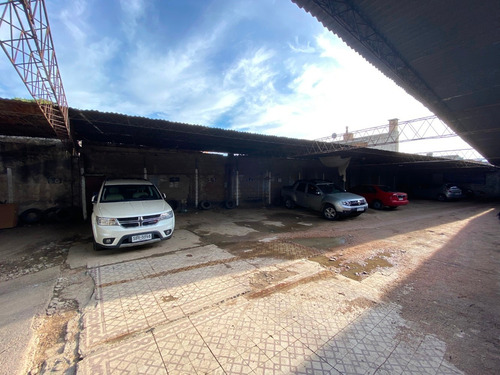 Alquiler De Local / Terreno / Cocheras - La Blanqueada