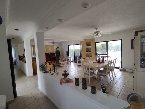 Casa En Venta Fraccionamiento Lomas De Cocoyoc