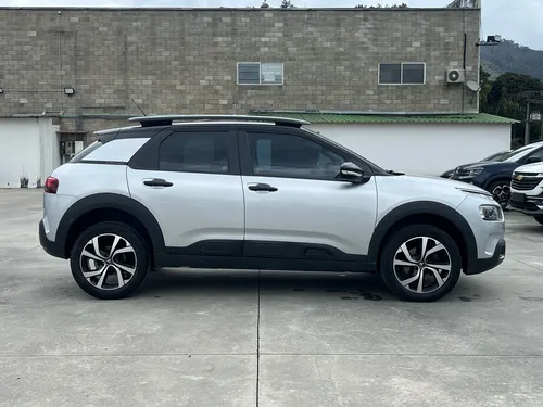 Citroën C4 Cactus 1.6 Shine Turbo Aut