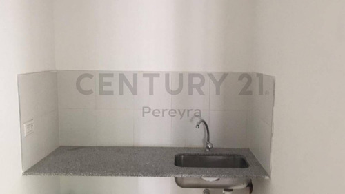 Imagen 7 de 8 de 42 Entre 6 Y 7. Local Comercial En Venta, La Plata.-