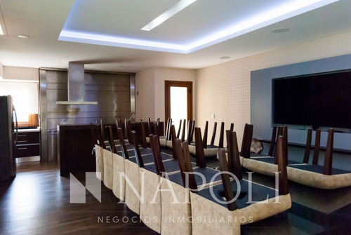 Propiedad En Venta Con Detalles De Categoría, Saint Thomas