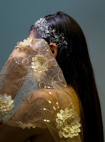 Imagen 8 de 9 de Tocado Tiara Diadema Novia Xv Años Comunión Kenia Hadas