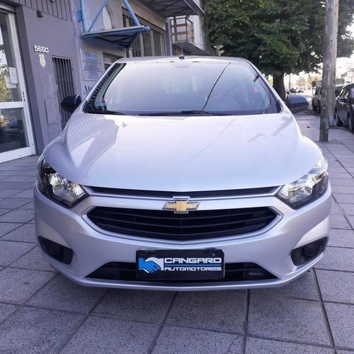 Imagen 4 de 15 de Chevrolet Onix 2018 1.4 Lt 98cv