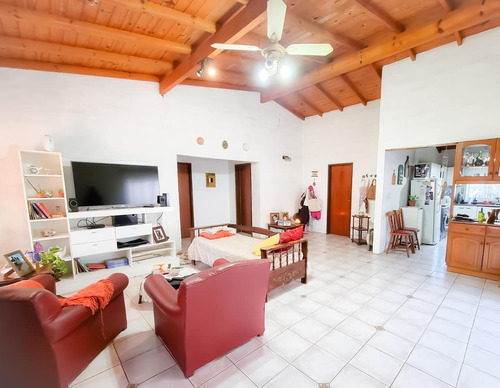 Imagen 2 de 16 de ** Venta Casa 4 Ambientes Con Jardin Y Cocheras Pacheco **