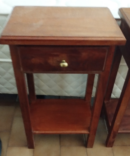 Mesas De Luz De Algarrobo Se Vende Por Par No Se Envian Mate Algarrobo (Usado)