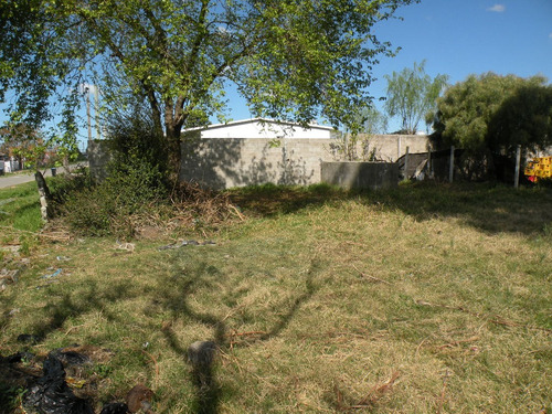 Vendo Terreno Sobre Esquina En Lugar Alto Ideal P/construir Vivienda O Galpon - Calle De Asfalto - 094 386 264 - 361 M2