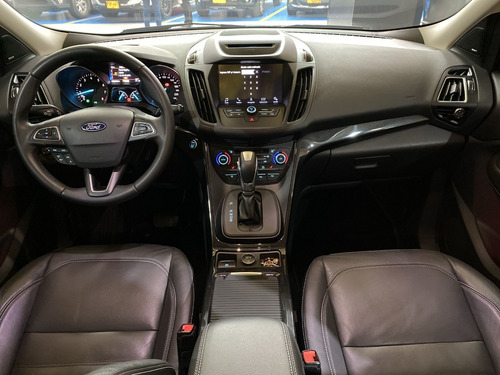 Imagen 18 de 21 de Ford Escape Titanium 4x2