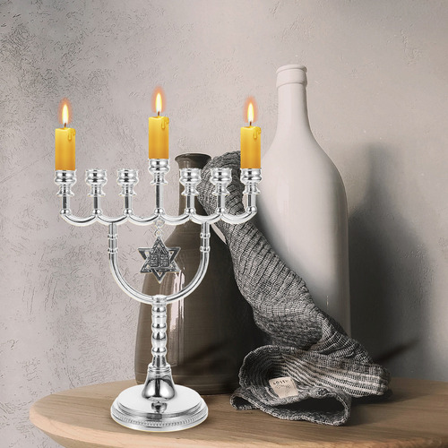 Para Candelabro De Siete Cabezas Adorna Un Candelabro Judío