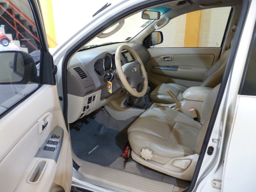 Imagen 10 de 15 de Toyota Hilux Sw4 Srv 2006