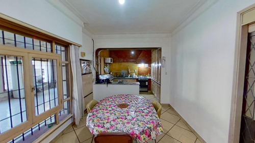 Imagen 28 de 30 de Casa En Los Hornos - Lote De 10 X 45 - 3 Dormitorios