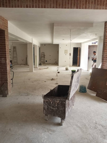 Imagen 4 de 8 de Los Dos Caminos Vendo De Oportunida Excelente Edificio Comercial Casi Listo!!!