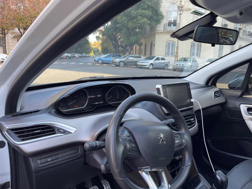 Imagen 3 de 12 de Peugeot 208 2018 1.6 Feline