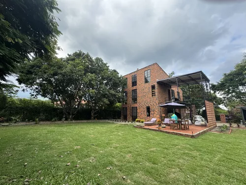 Casa En Venta En Alfaguara. Cod V11494