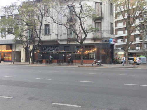 Imagen 2 de 13 de Excelente Lote - Sobre Av. Corrientes 4855 - Dueño Vende Directo - Para Construir Hasta 1.648 Metros Cuadrados - Se Escuchan Ofertas -