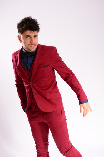 Imagen 3 de 4 de Saco Sport Bordo Entallado