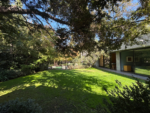 Exclusiva Casa Bdo Larrain, Un Piso, Mediterranea 6d