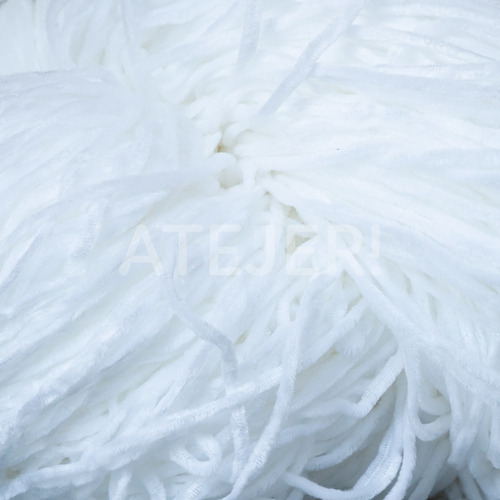 Imagen 4 de 4 de Lanas Chenille Plush Finito Madejas X 150 Gs Aprox