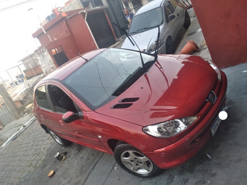 Imagem 1 de 8 de Peugeot 206 2004 1.6 16v Presence 5p