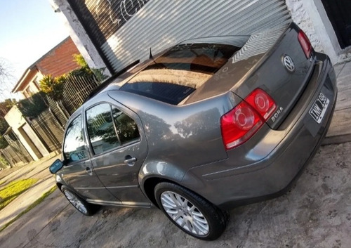 Volkswagen Bora 1.8 Highline T 180cv 2010