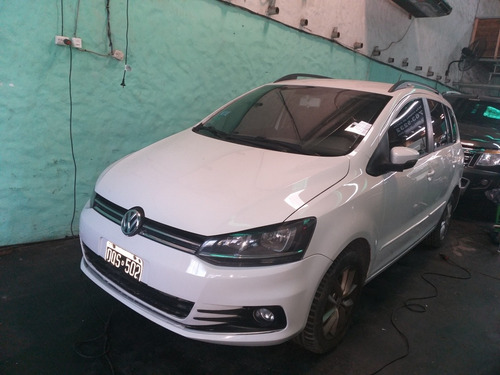 Volkswagen Suran 1.6 Highline Msi 110cv 2015 Permuto