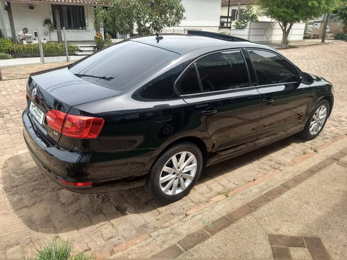 Volkswagen Jetta 2.0 Comfortline Flex 4p Automática