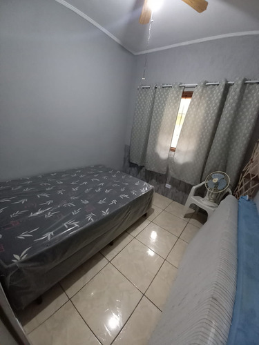 Casa 3 Dormitorios, 1 Suite, Mobiliada, 30 Metros Do Mar, Locação