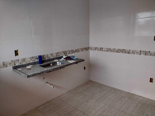 Imagem 8 de 14 de Casa 2 Dormitórios Para Venda Em Araruama, Três Vendas, 2 Dormitórios, 1 Banheiro, 2 Vagas - 237_2-500881