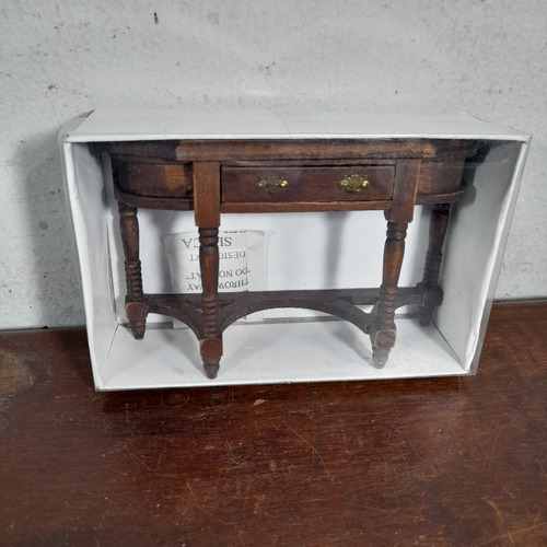 Imagem 5 de 6 de Deagostini Casa Vitoriana Console Em Madeira Com Caixa