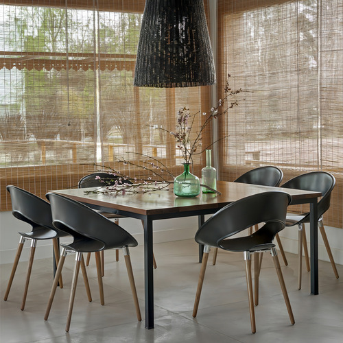 Silla One Patas De Madera De Diseño Wood Baires 4 Asiento Asiento Plástico Negro Diseño De La Tela No Tiene Tela
