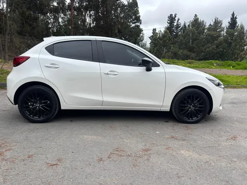 Mazda 2 Carbón edition