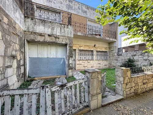 Casa A Reciclar En Venta De 5 Dormitorios En Alta Córdoba