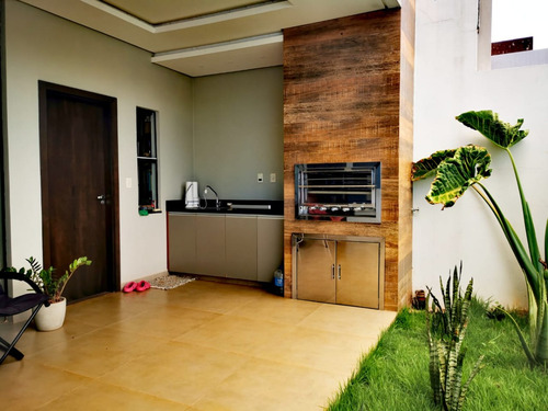 Duplex Amoblado Con Piscina En El Barrio Santa María: 3 Habitaciones Y 3 Baños