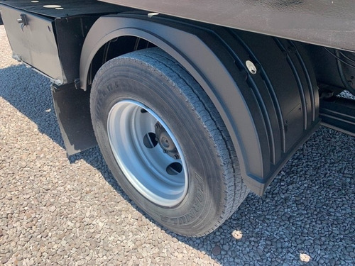 Imagem 9 de 10 de Mercedes Benz 915 - Plataforma 5.50m