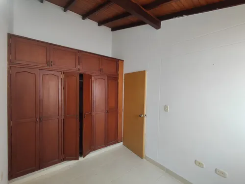Casa En Arriendo En Prados Del Este. Cod A30680