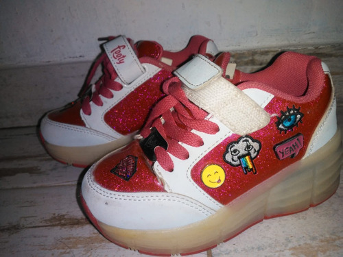 Zapatillas De Niña Con Luces Y Rueditas
