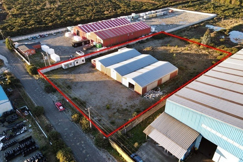 Imagen 1 de 8 de Terreno Industrial Con Galpones