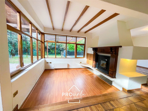 Casa En Venta De 5 Dorm. En Las Condes