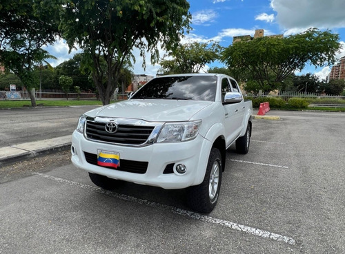 Imagen 2 de 18 de Toyota Hilux Kavak