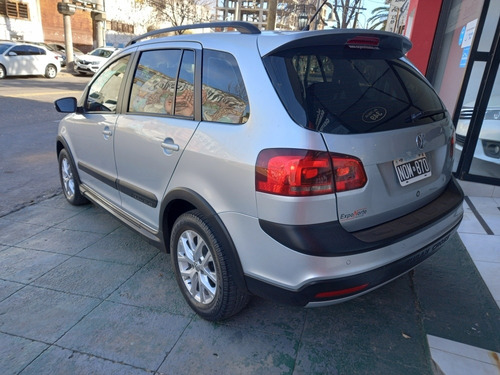 Imagen 3 de 13 de Volkswagen Suran Cros 1.6 Highline Nafta Y Gnc 2014