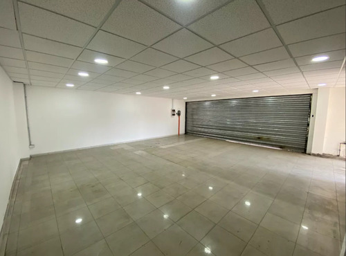 Local Comercial En Plena Esquina Plaza Italia 230m2