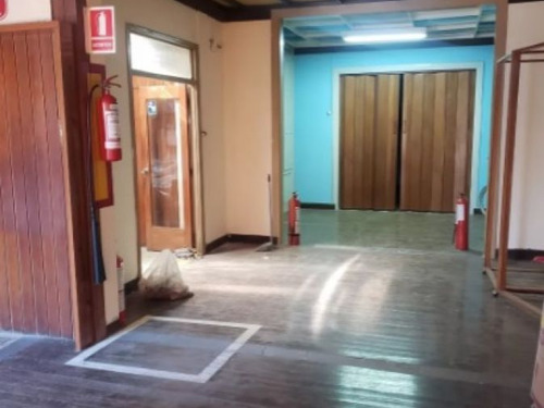 Imagen 5 de 8 de Local Comercial. Venta. Buceo. Superficie Total De 420m2