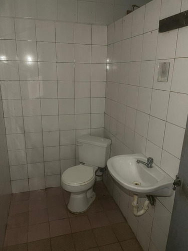 Imagen 17 de 23 de En Venta Local Comercial En Catia La Mar 0414 099 7777 / 0412 578 7777