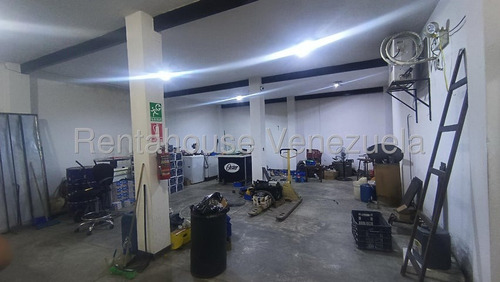 Gisselle Lobo Tiene Edificio Comercial En Venta En Zona Centro De Barquisimeto 2 Niveles Amplios Espacios Portones Puertas De Seguridad Tanque Subterraneo De 8000 Litros Camaras Seguridad 2 5 8 0 2 0